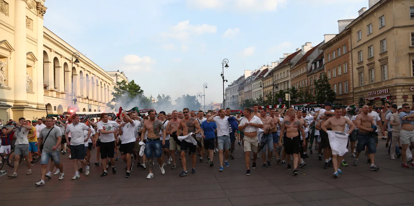 6337694-tak-sie-bawi-stolica-legia-warszawa.jpg