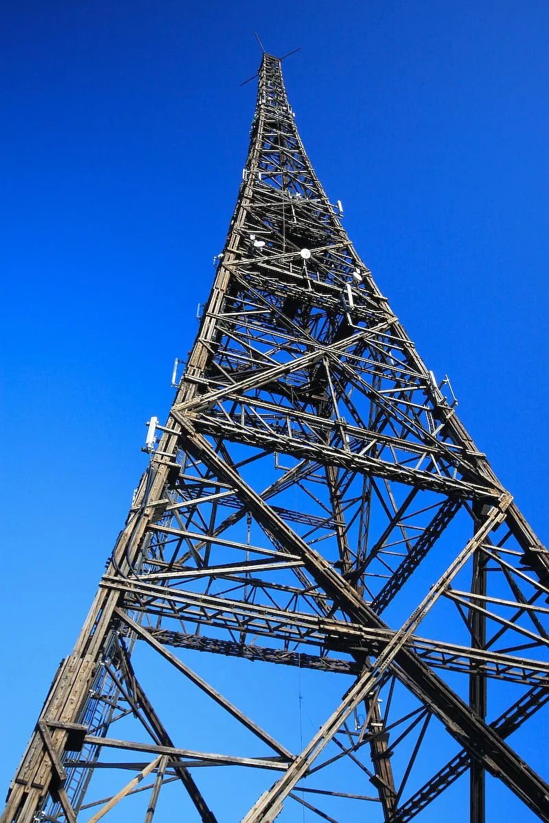 6702910-gliwice-maszt-radiowy-radiostacja.jpg