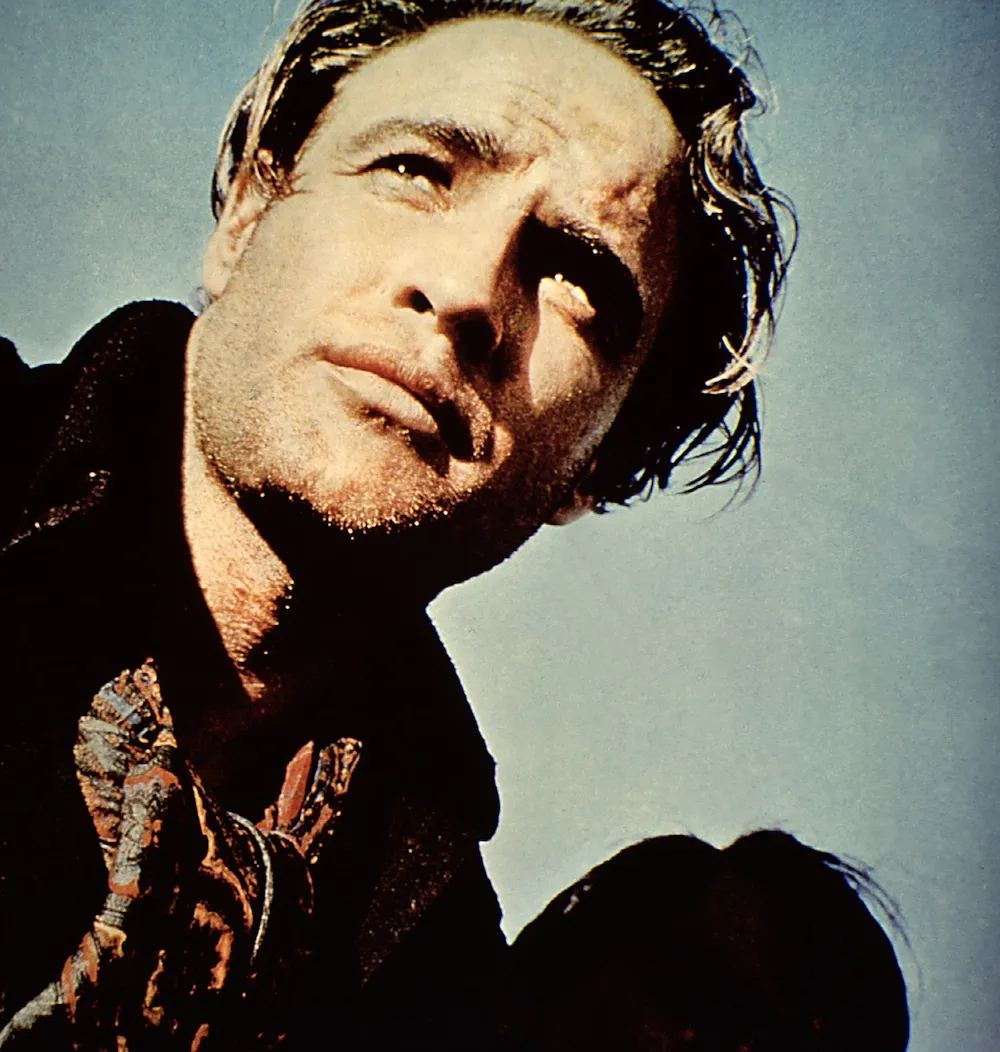 6764948-marlon-brando-w-filmie-dwa-oblicza.jpg