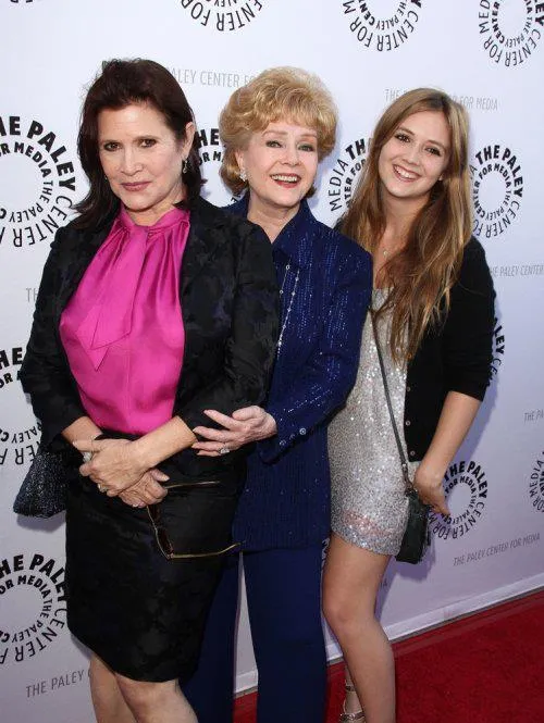 6501419-billie-lourd-z-mama-carrie-fisher.jpg