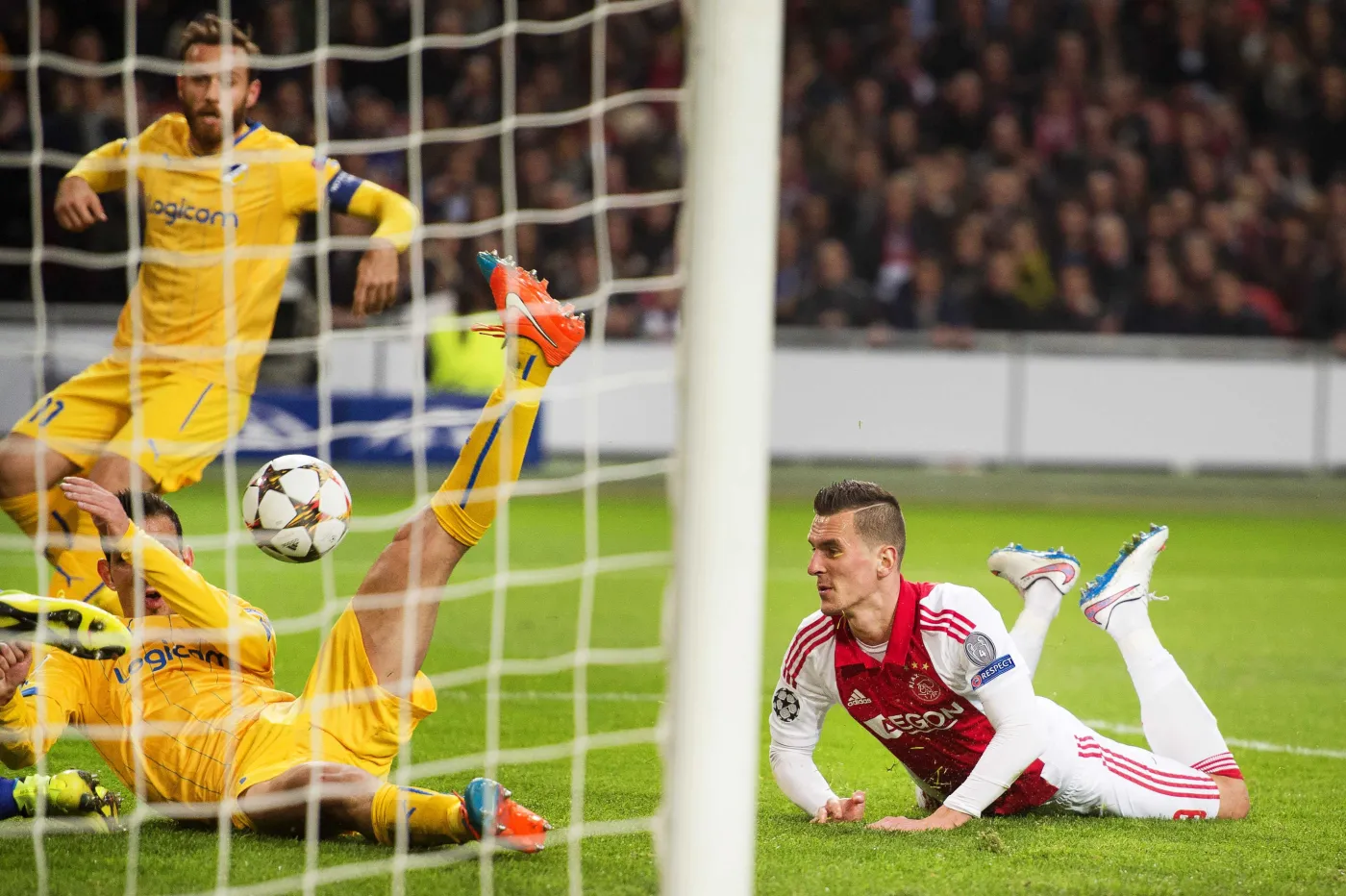 Liga Mistrzów: Gol i asysta Arkadiusza Milika. Barcelona - Paris St. Germain 3:1. WIDEO