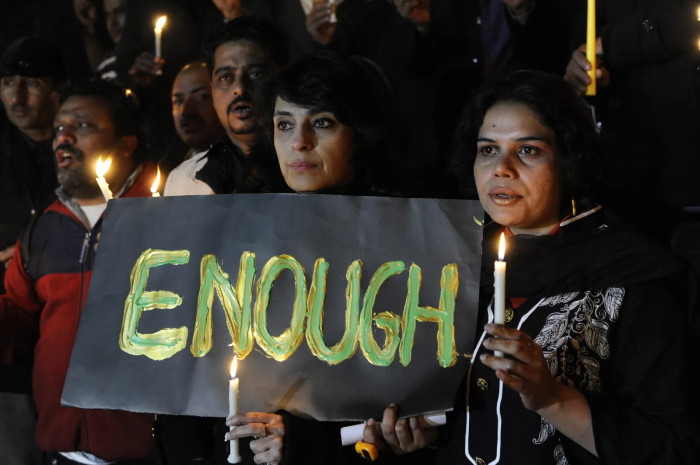 Po ataku na szkołę w Peszawarze przywrócona kara śmierci w Pakistanie