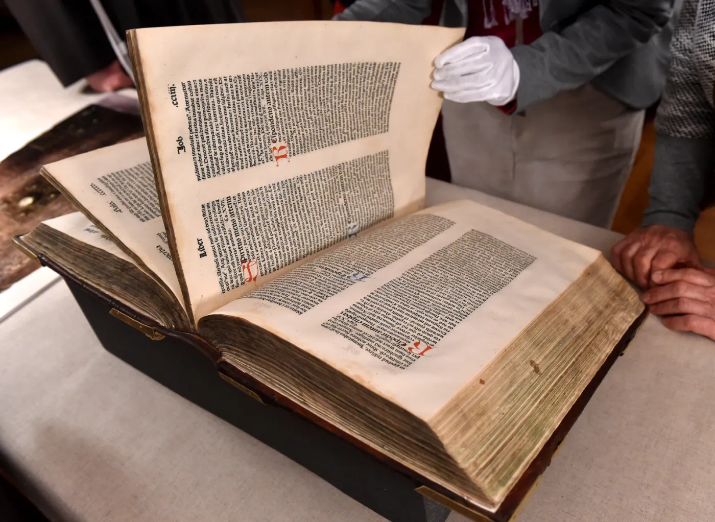 7222441-unikatowe-starodruki-w-klasztorze.jpg