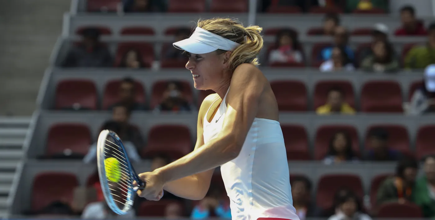 6878380-maria-szarapowa-zachwyca-na-korcie.jpg