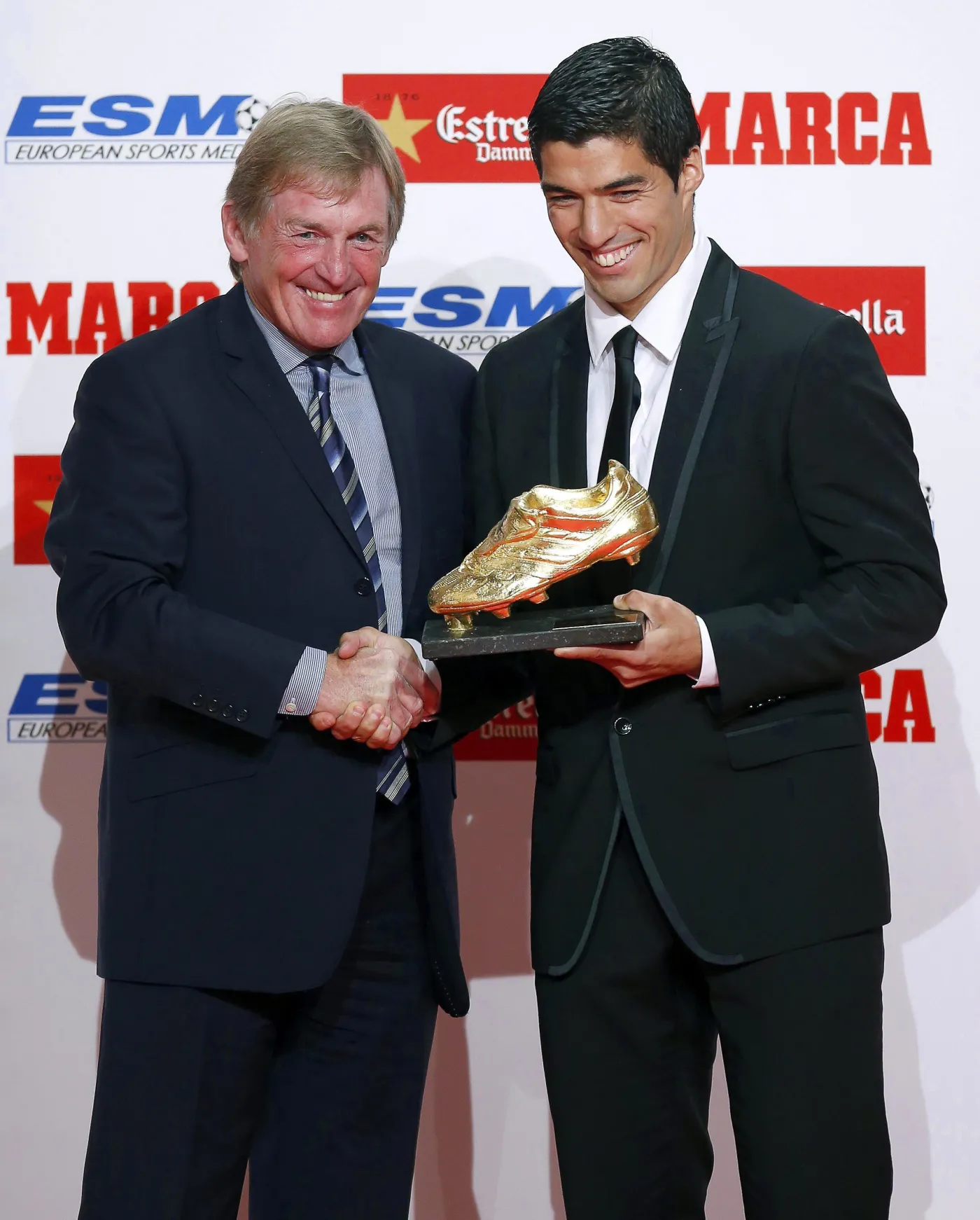 6953254-luis-suarez-w-towarzystwie-pieknej.jpg