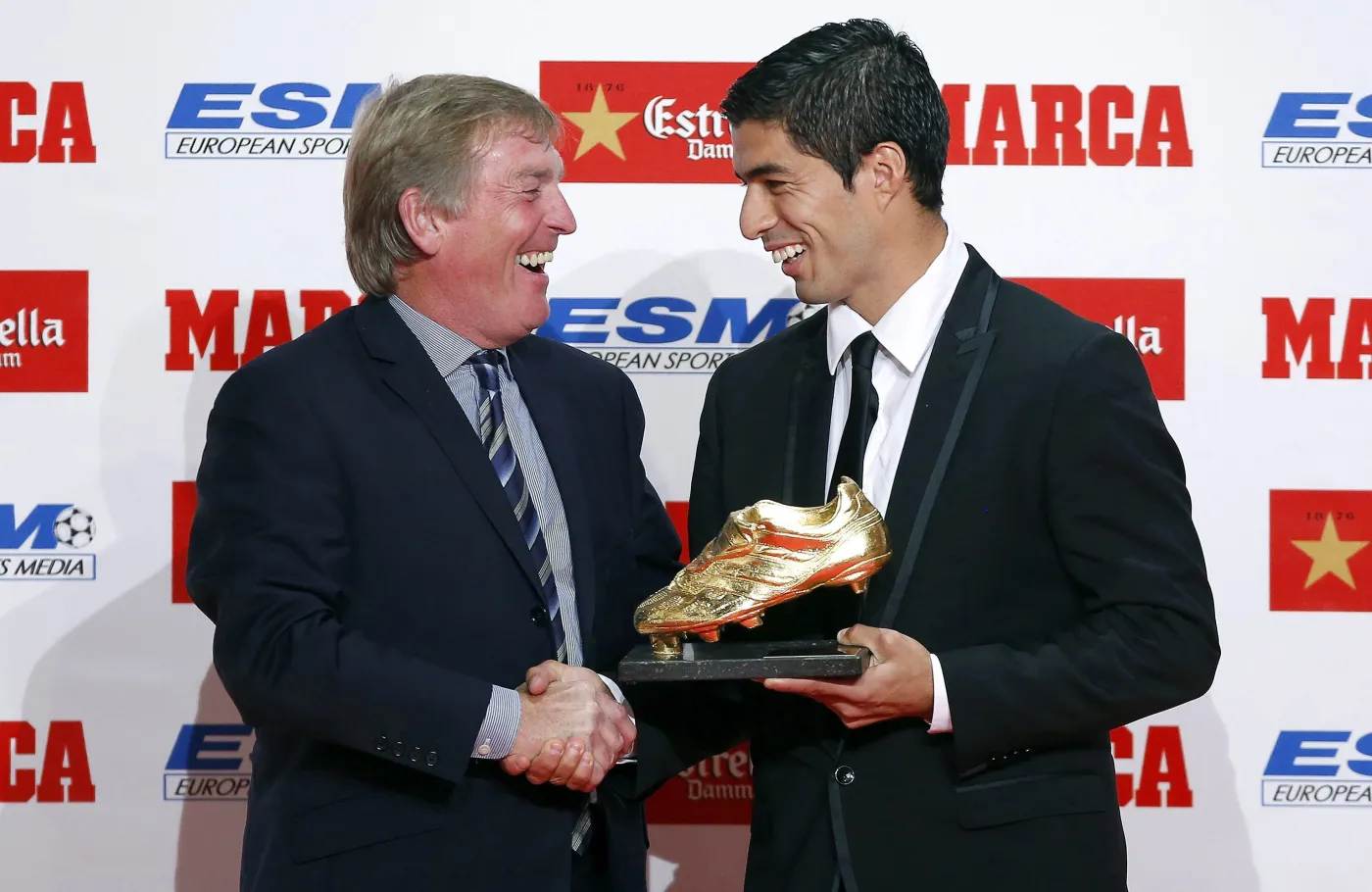6953299-luis-suarez-w-towarzystwie-pieknej.jpg