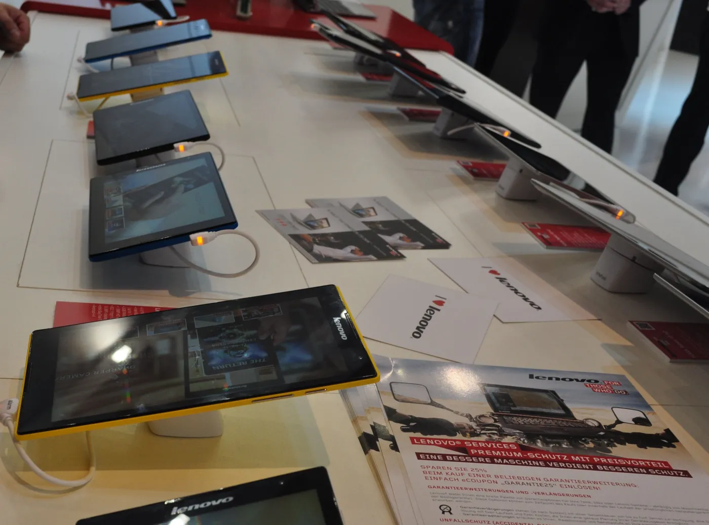 8 calowe tablety z Androidem firmy Lenovo