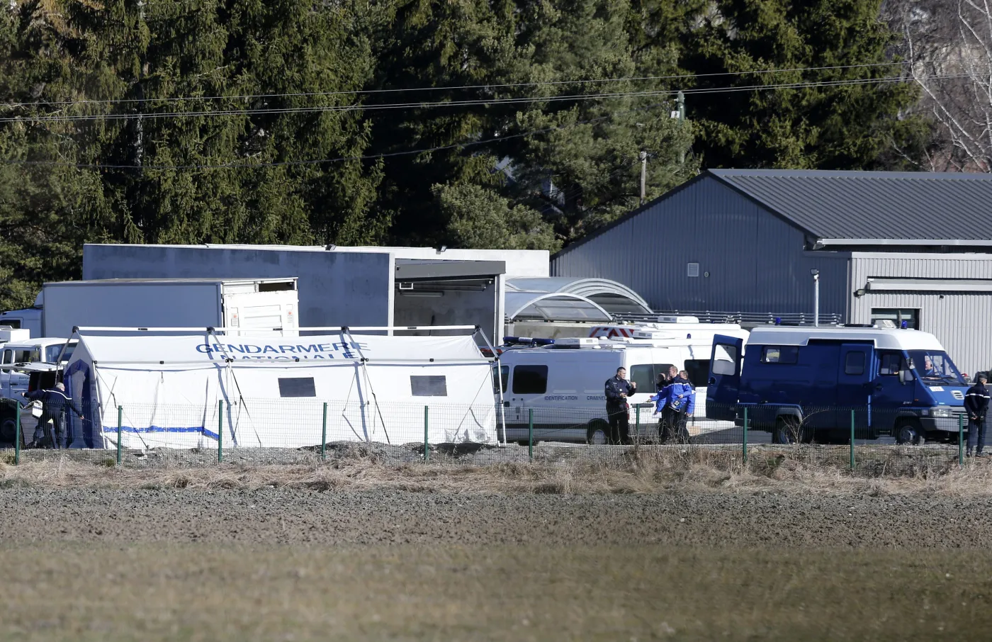 Drugi pilot airbusa nie powinien być w kokpicie. Miał zwolnienie lekarskie