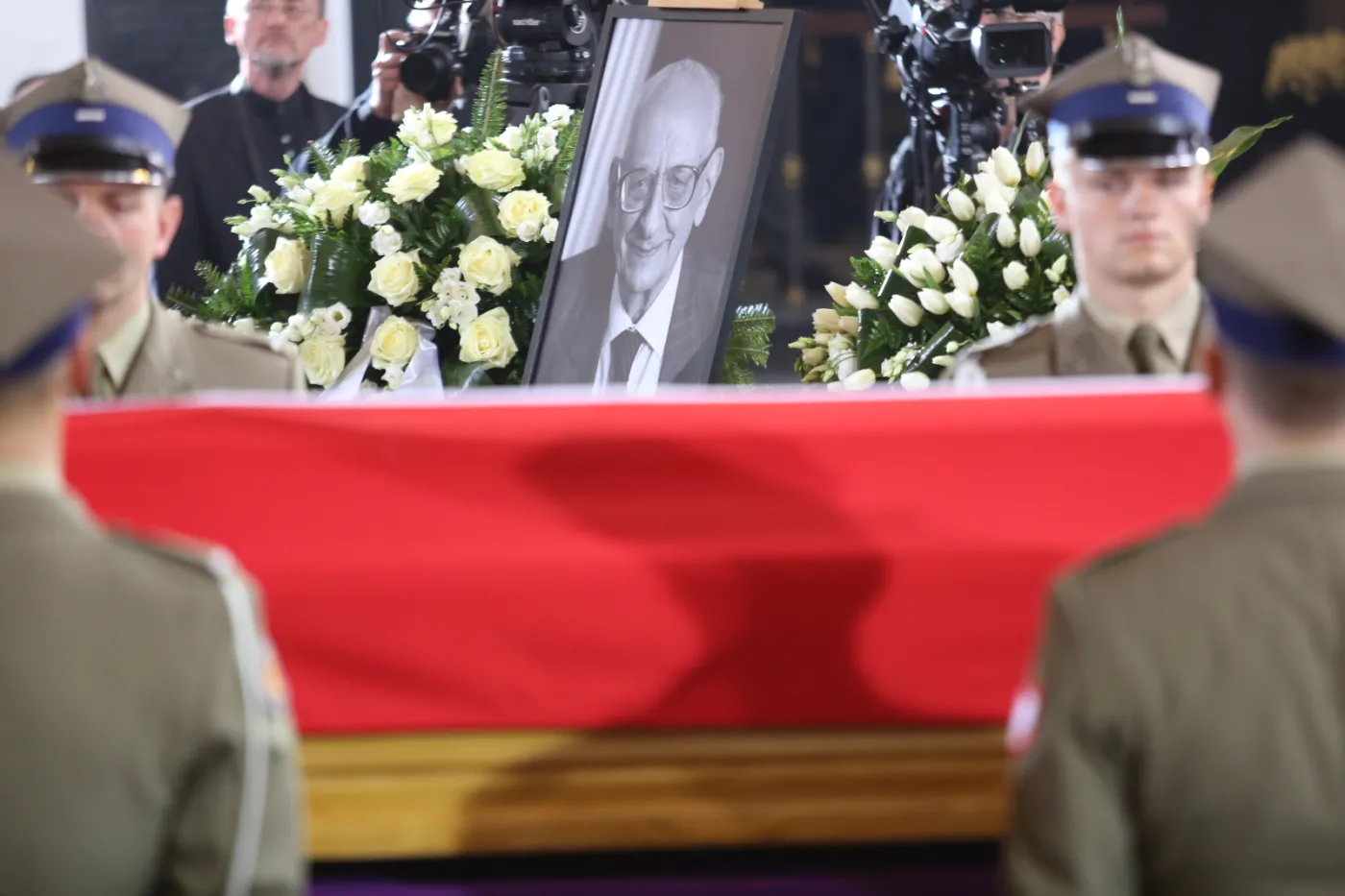 Pogrzeb Władysława Bartoszewskiego. Profesora żegnali Tusk, Kopacz, Wałęsa... ZOBACZ ZDJĘCIA