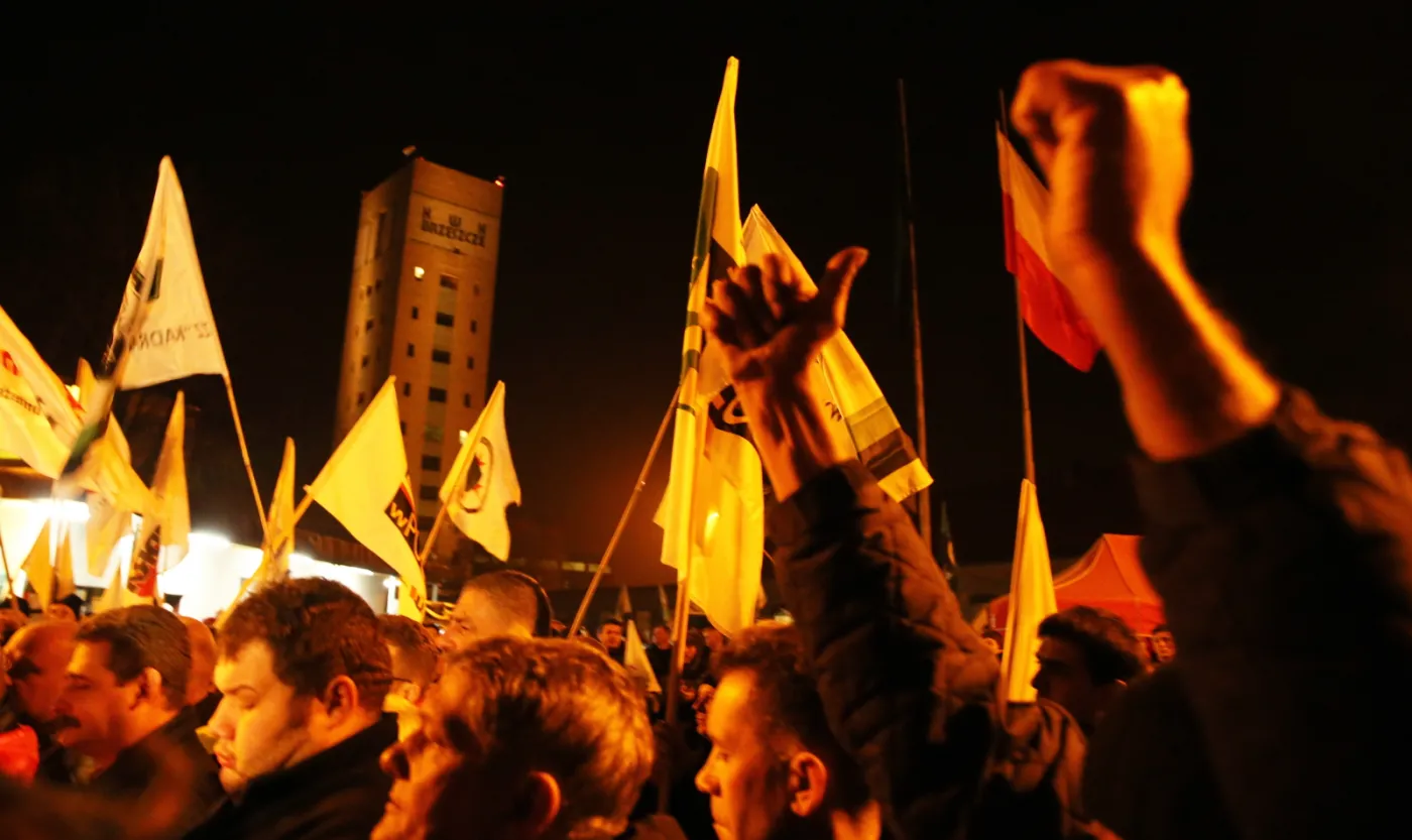 7303434-protestujacy-gornicy-zorganizowali.jpg
