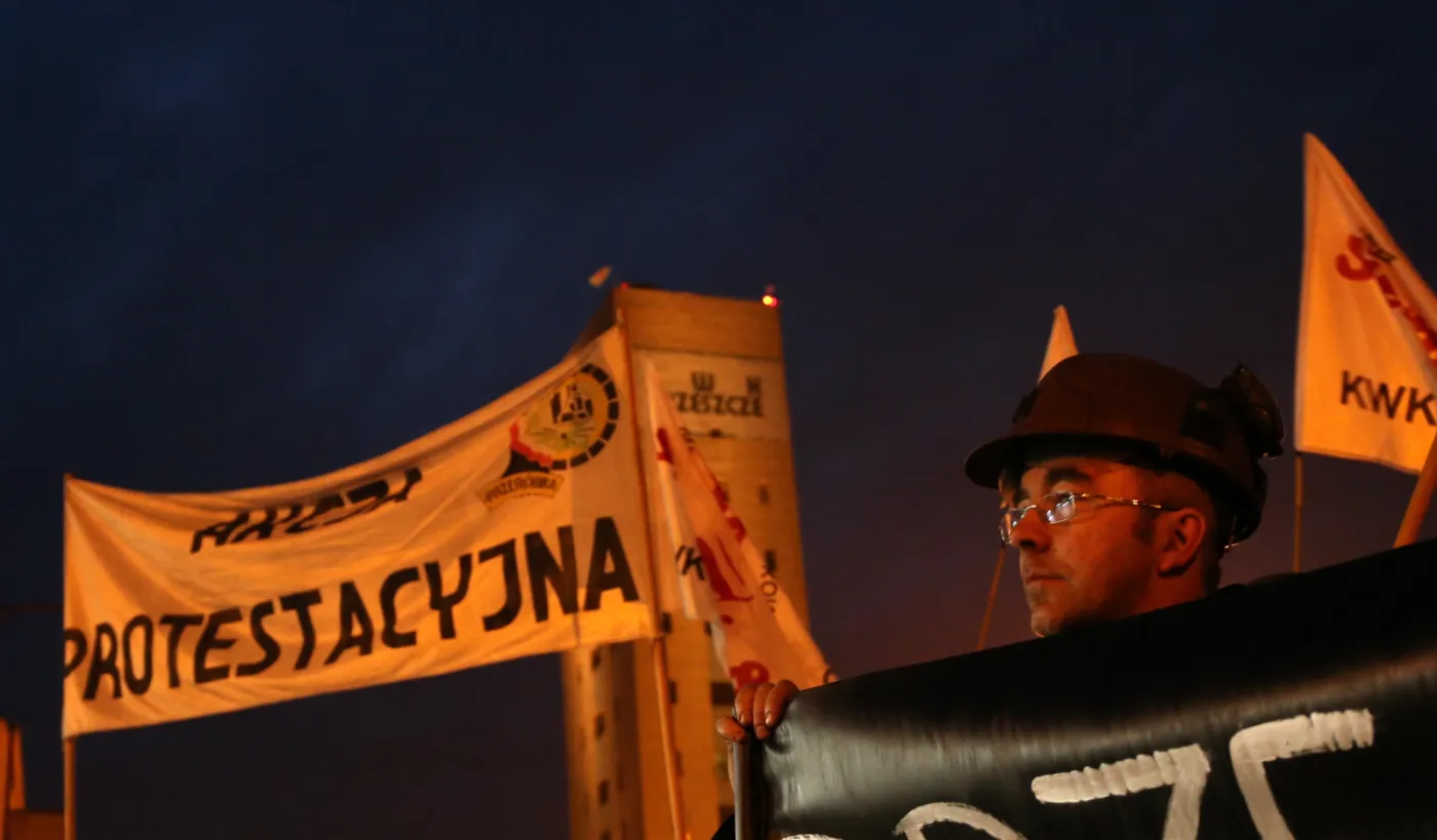 7303318-protestujacy-gornicy-zorganizowali.jpg