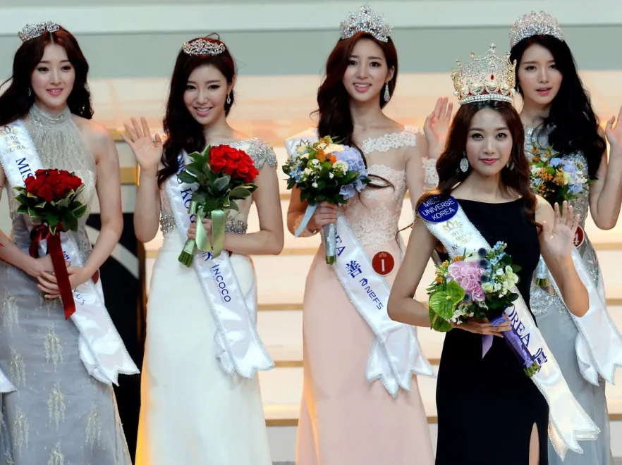 7966146-zwyciezczynie-konkursu-miss-korea.jpg