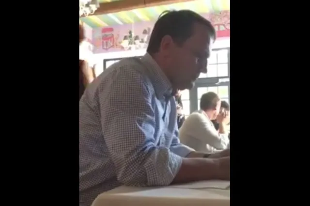 Stonoga spotyka Sikorskiego w restauracji... "Jakiś typ wrzeszczał i nagrywał"