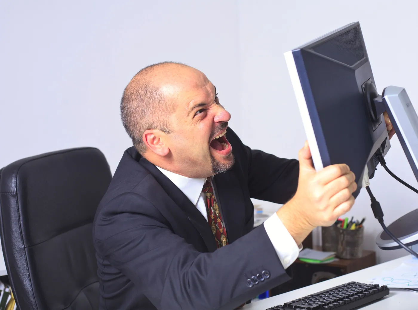 praca pracownik szef agresja złość stres