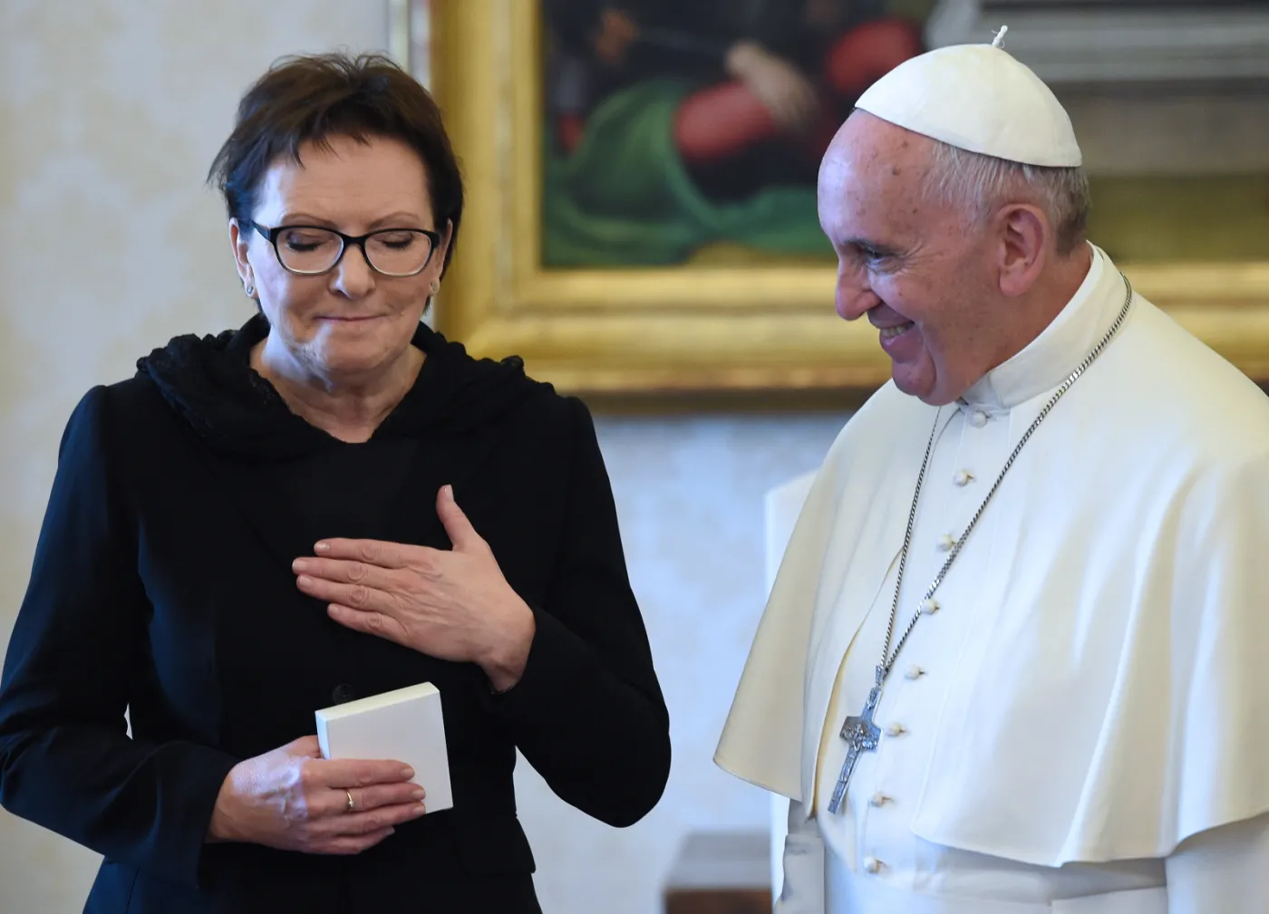 Polskie jabłka w Watykanie? Co Kopacz przywiozła Franciszkowi po Putinie... ZDJĘCIA