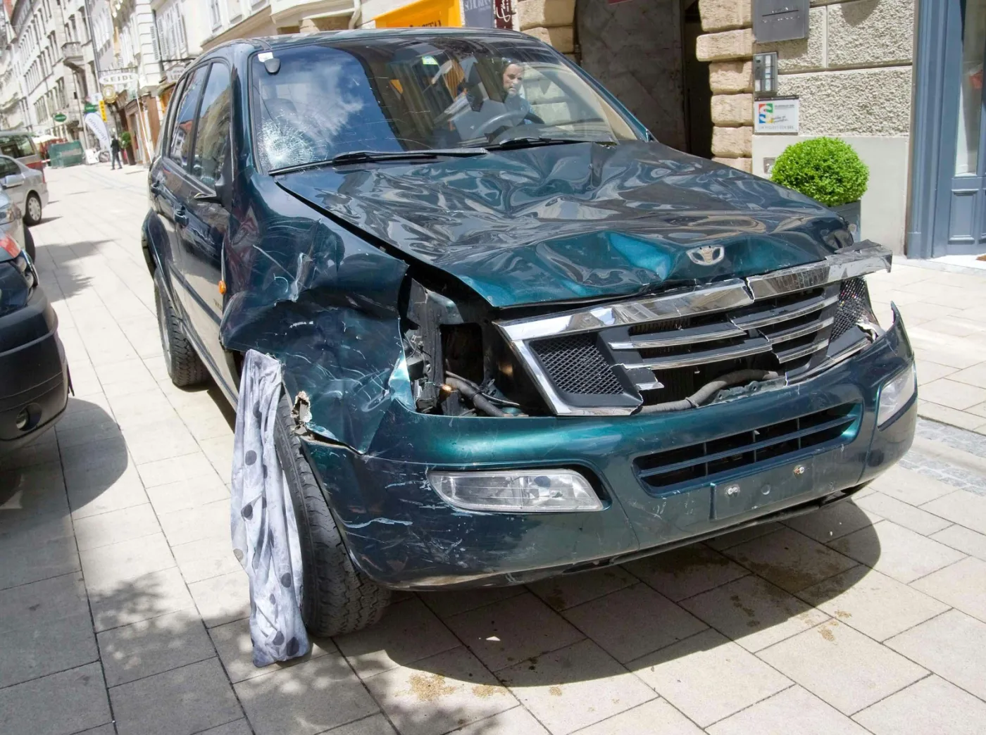 Graz: Auto, którym szaleniec wjechał w tłum ludzi