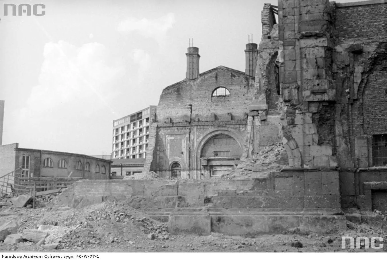 8005706-ruiny-banku-polskiego-w-warszawie.jpg