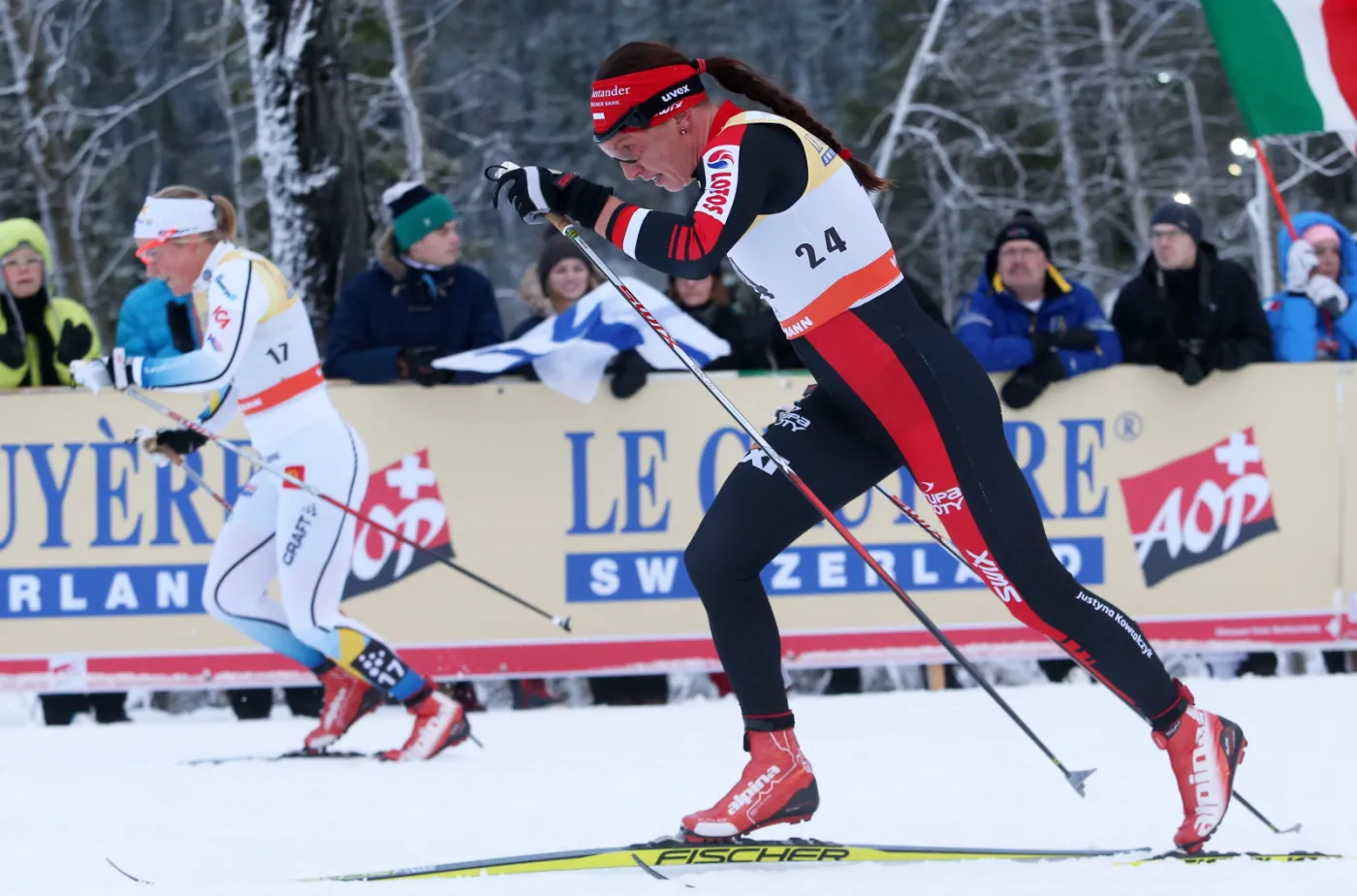  Justyna Kowalczyk na trasie biegu na 10 km techniką klasyczną na dochodzenie w zawodach Pucharu Świata w biegach narciarskich w fińskim Kuusamo