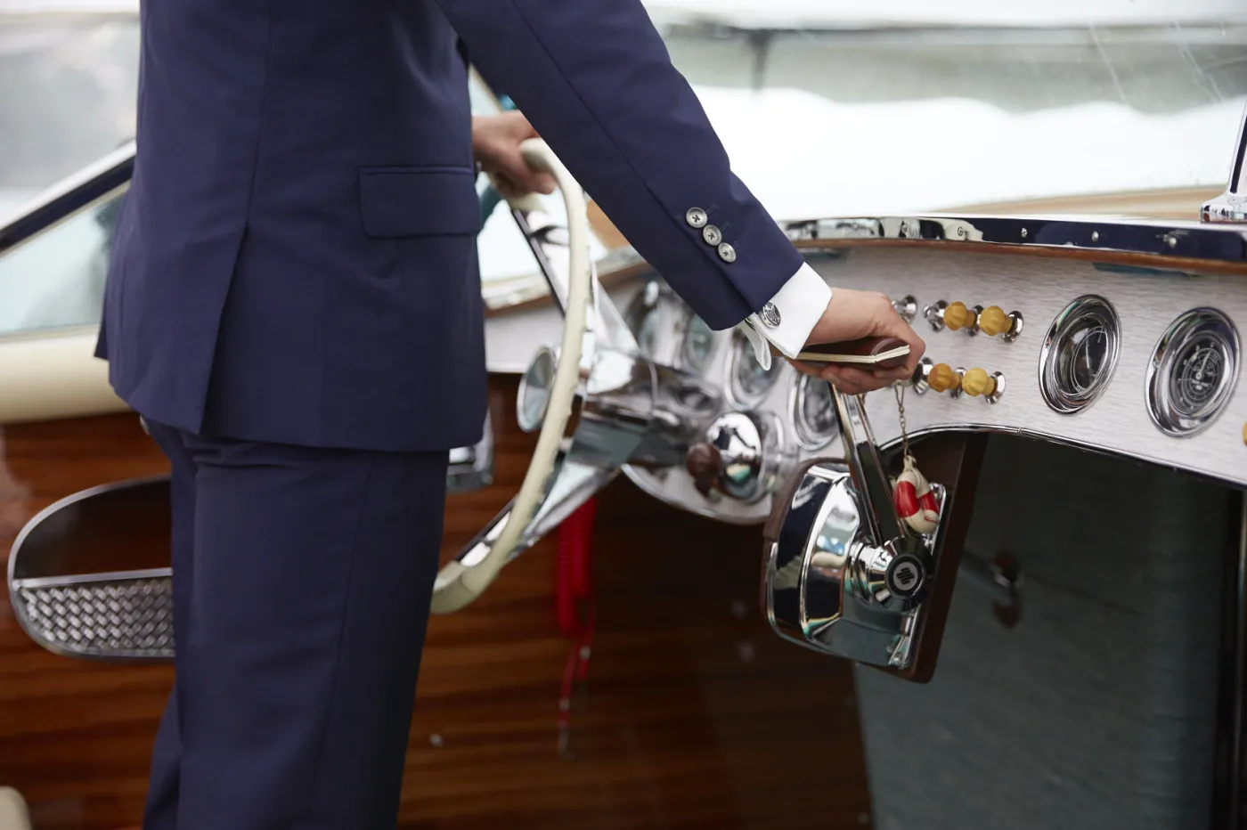 Nowa reklama telewizyjna z Danielem Craigem jako Agentem 007