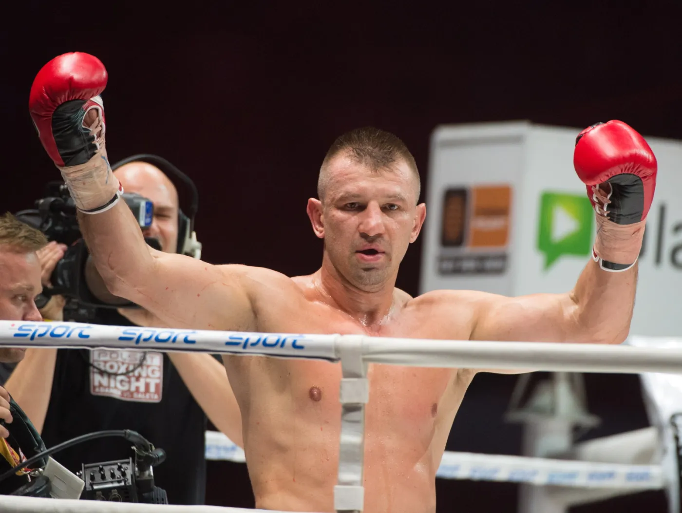 8256019-tomasz-adamek-pokonal-przemyslawa.jpg