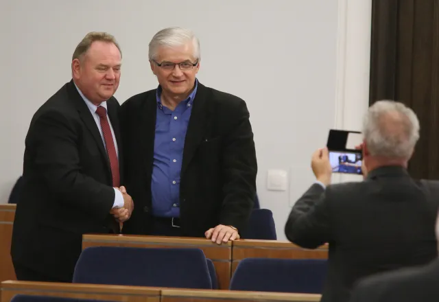 Cimoszewicz krytykuje prezydenta: Wykazał się brakiem empatii