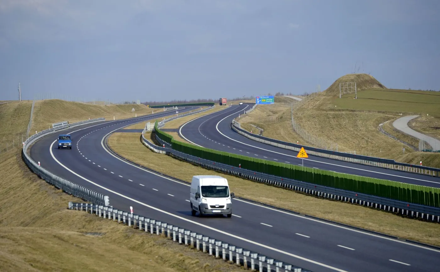 8776567-odcinek-autostrady-a4-w-okolicach.jpg