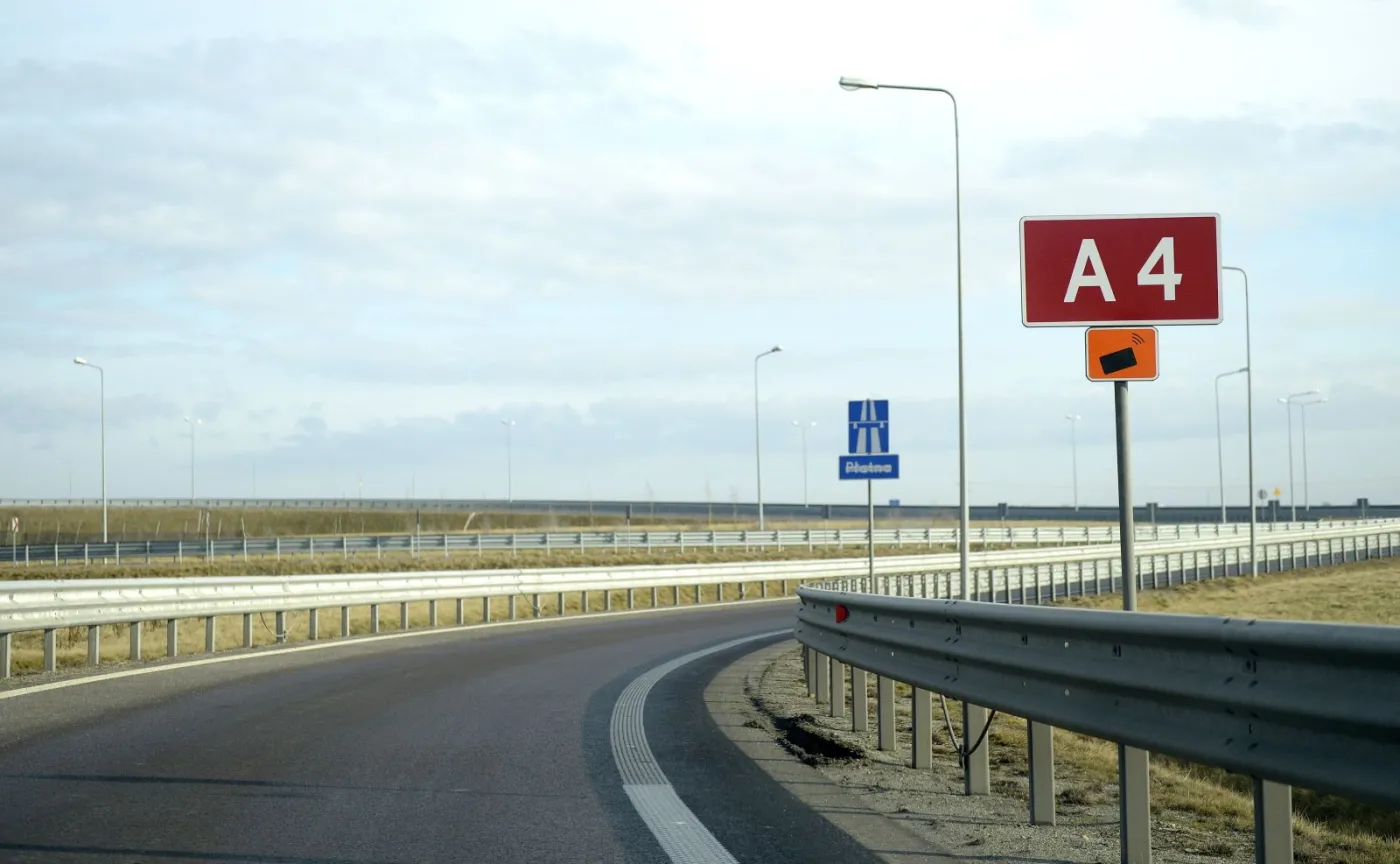 8776375-odcinek-autostrady-a4-w-okolicach.jpg