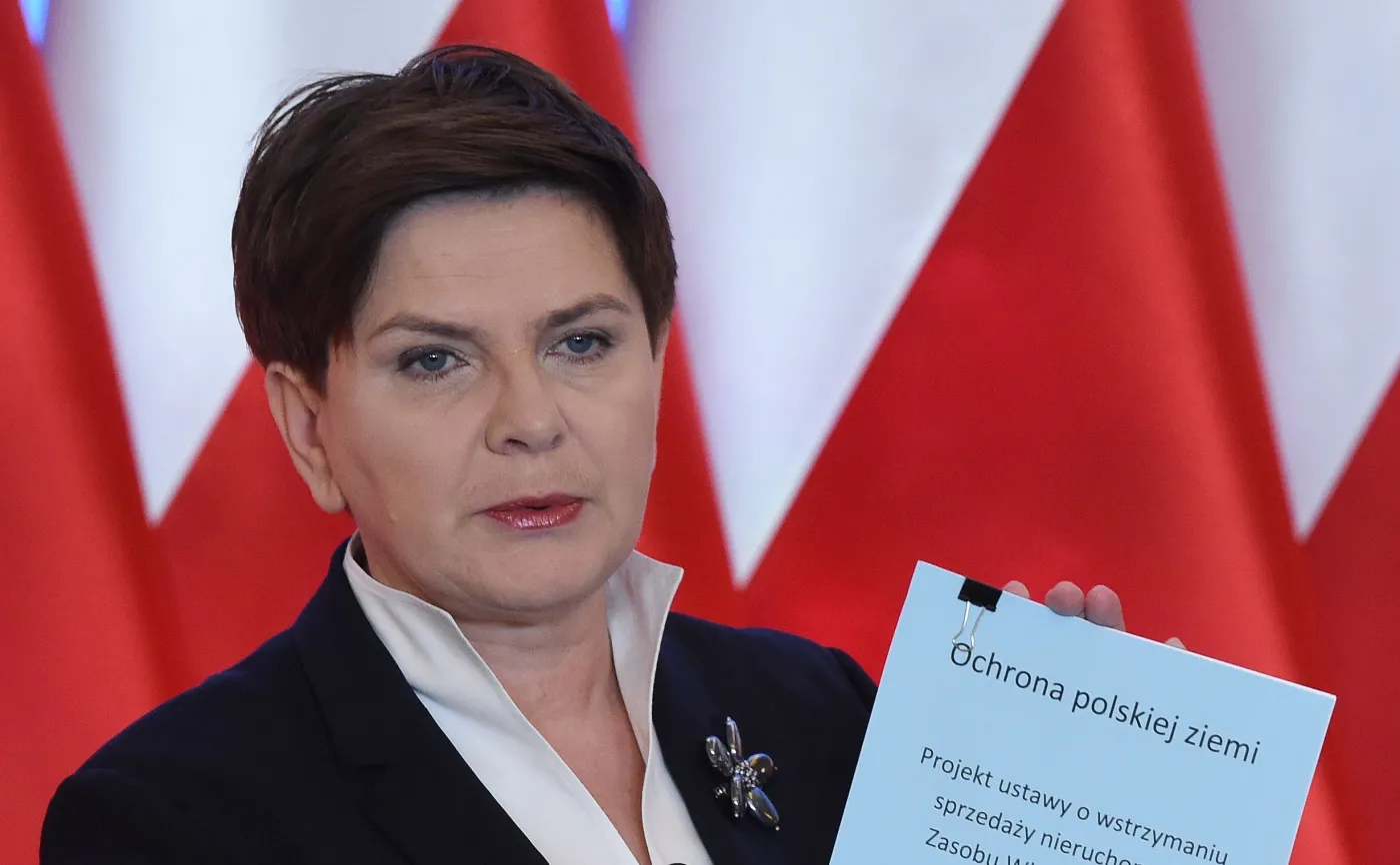 8778517-premier-beata-szydlo-na-konferencji.jpg