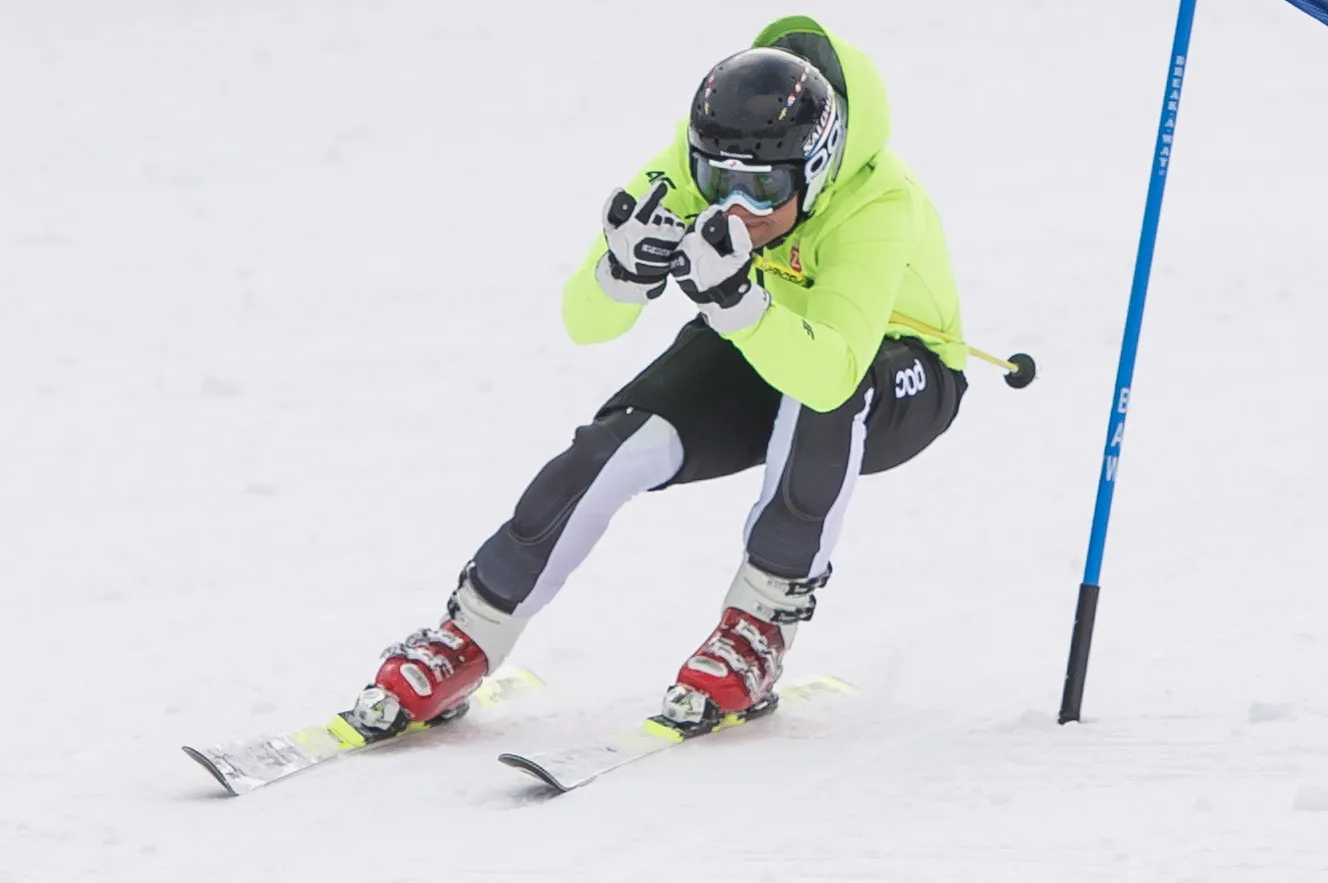 Andrzej Duda prawie jak Alberto Tomba. Prezydent Polski dał popis na stoku. ZDJĘCIA