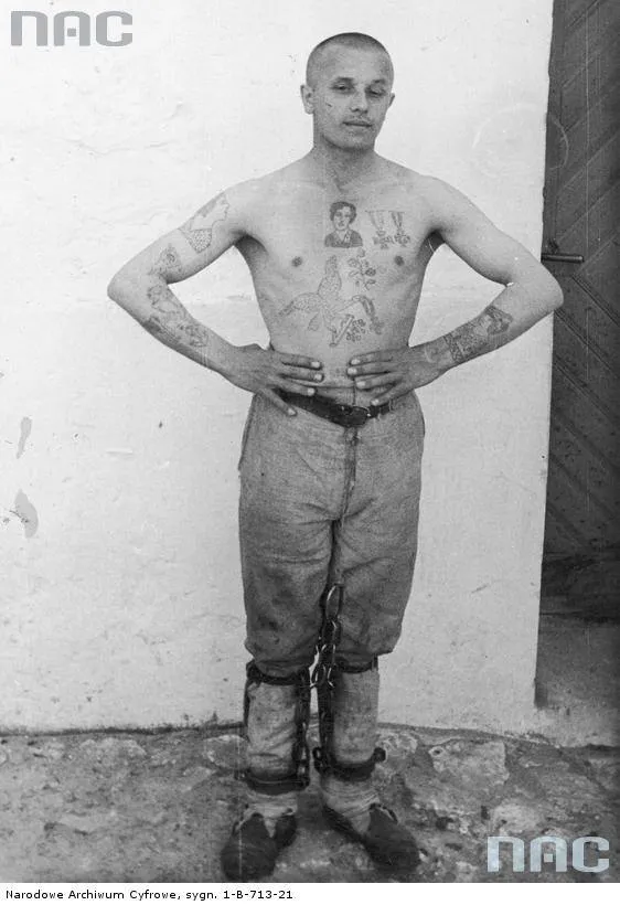 8818062-ciezkie-wiezienia-w-przedwojennej.jpg