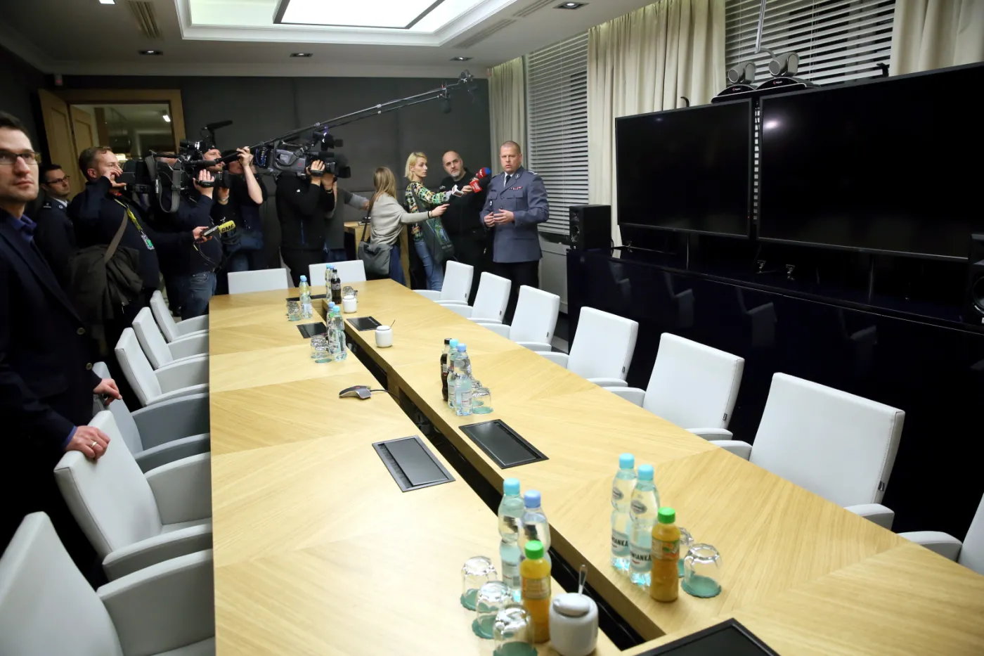 Komendant główny policji inspektor Zbigniew Maj zaprezentował przedstawicielom mediów gabinet