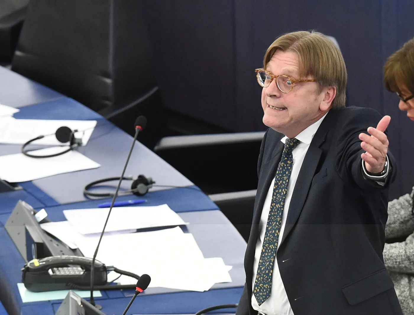 Europoseł Guy Verhofstadt podczas debaty o sytuacji w Polsce