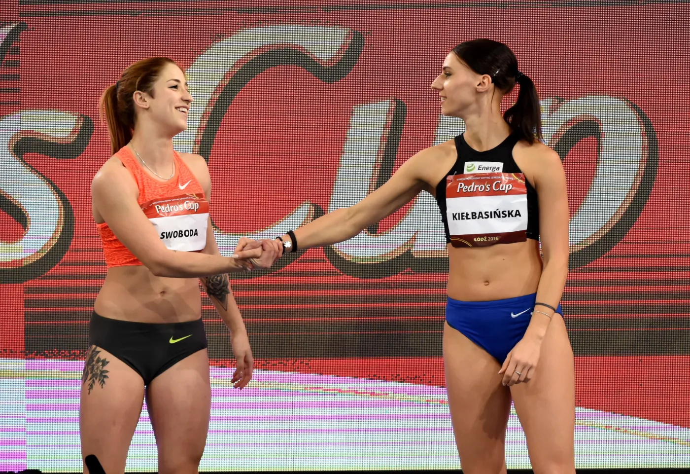 Ewa Swoboda (L) i Anna Kiełbasińska (P)