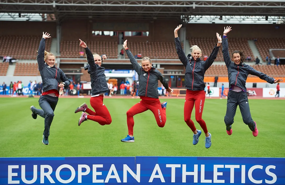 Patrycja Wyciszkiewicz, Małgorzata Hołub, Justyna Święty, Iga Baumgard i Martyna Dąbrowska