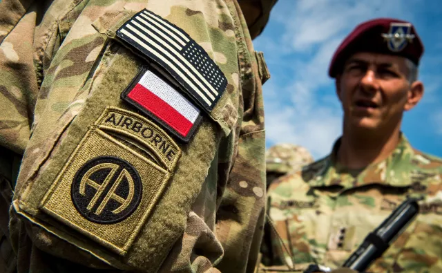 Kiedy ustalenia szczytu NATO wejdą w życie? Szef MON: Amerykańskie wojsko w Polsce od 2017 roku