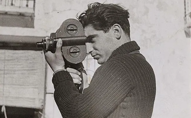 Robert Capa w 1937 roku na zdjęciu Gerdy Taro