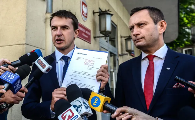 Nowoczesna donosi do prokuratury na prezesa PiS. "Jest uzurpatorem"