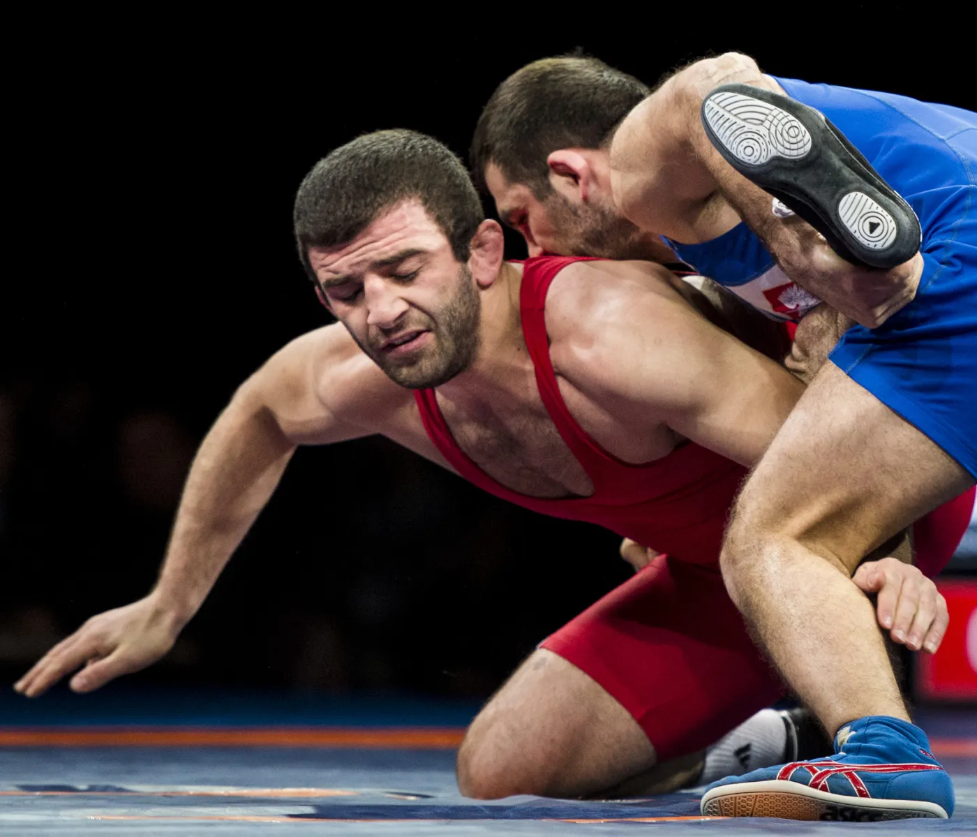 Magomedmurad Gadżijew (w niebieskim stroju)