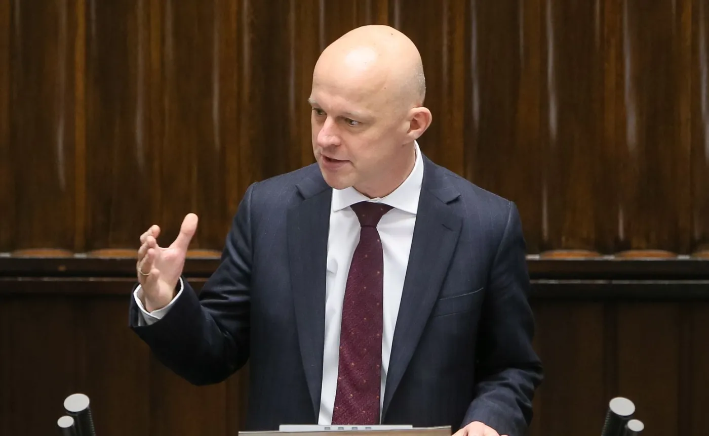  Minister finansów Paweł Szałamacha przedstawia informację o wynikach audytu rządów PO-PSL w resorcie finansów podczas posiedzenia Sejmu