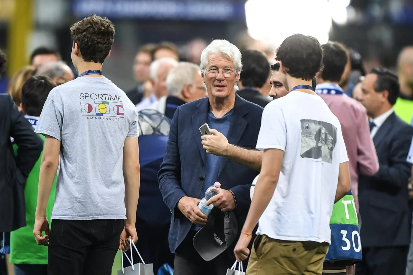 9085496-richard-gere-trenowal-na-san-siro.jpg