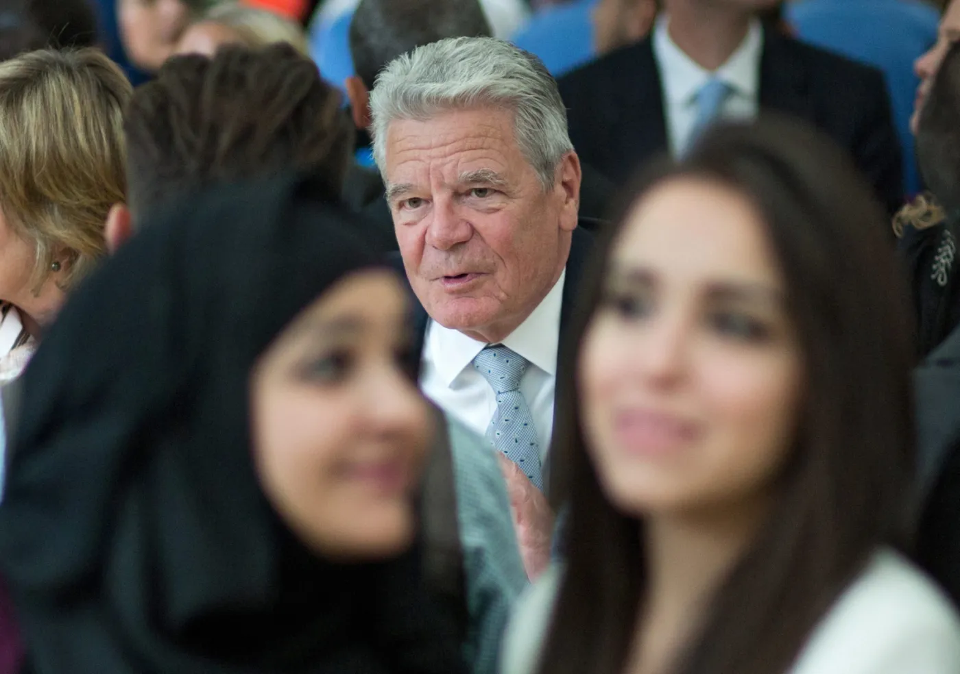 9163545-gauck-obchodzil-razem-z-muzulmanami.jpg