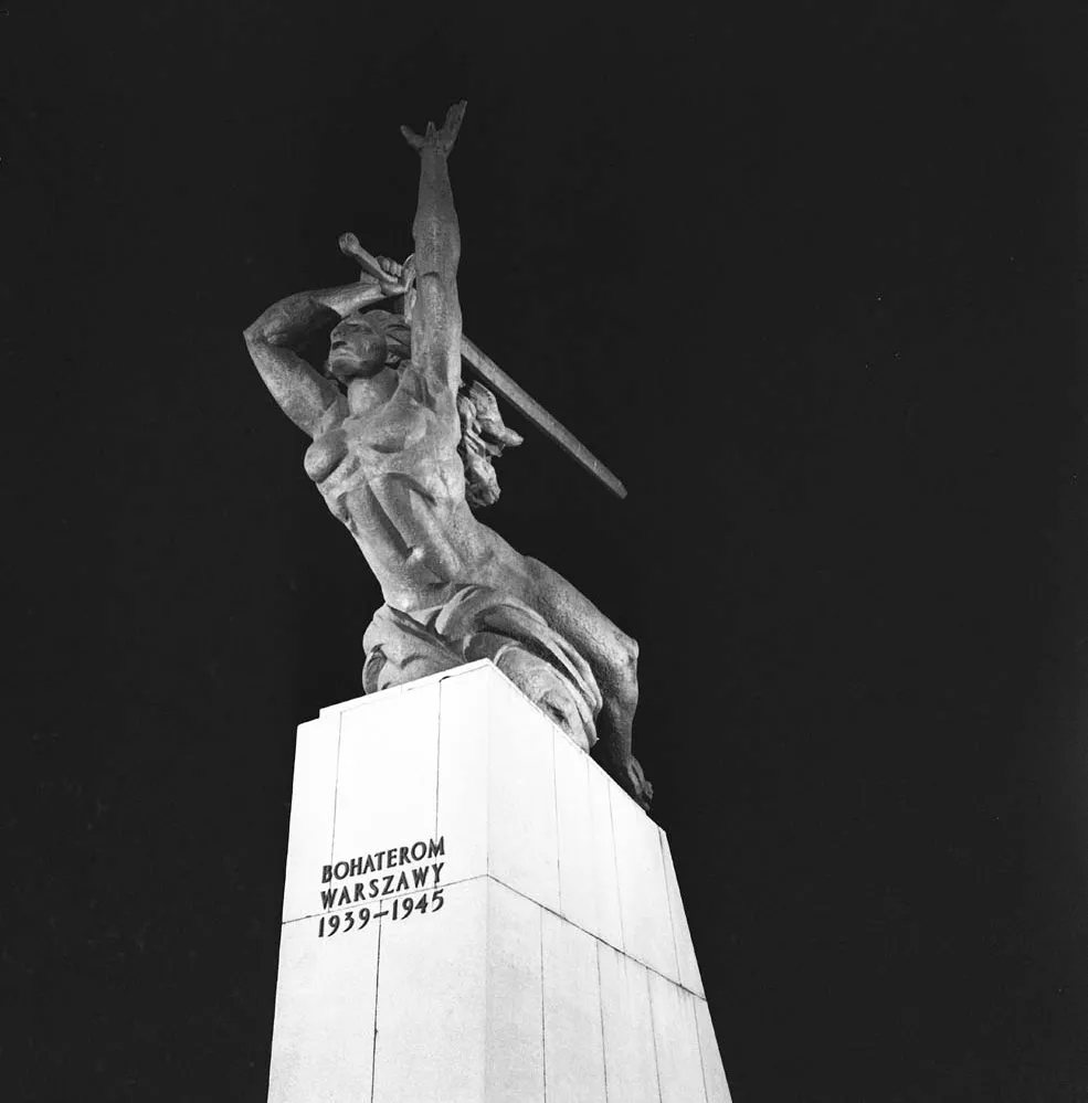 Marian Konieczny, Pomnik Bohaterów Warszawy / NAC/ Wydawnictwo BOSZ