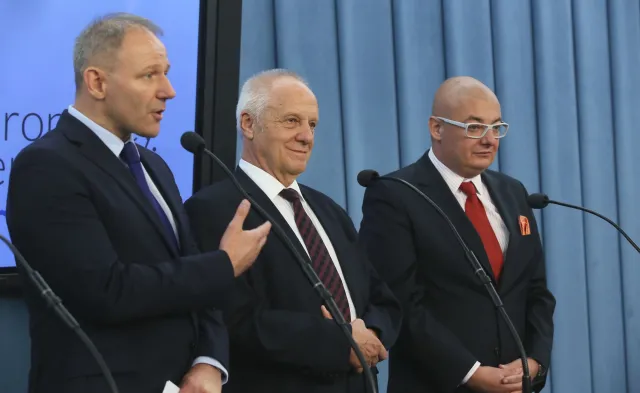 "Erozja Platformy", "zabrakło koryta"... Politycy komentują założenie koła Europejskich Demokratów