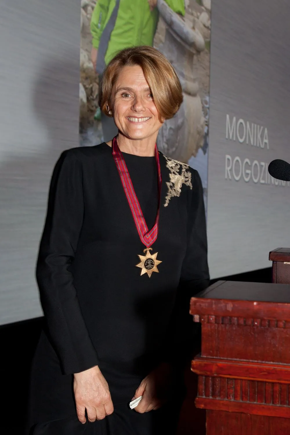 9489713-monika-rogozinska-w-waldorf-astoria.jpg