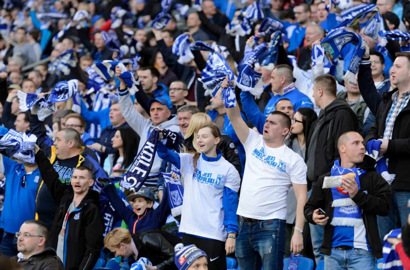 10050947-kibice-lecha-poznan-podczas-meczu.jpg