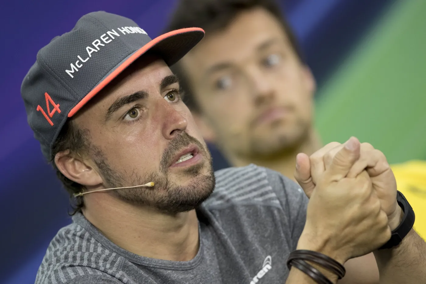 10067701-fernando-alonso-zabral-do-bahrajnu.jpg