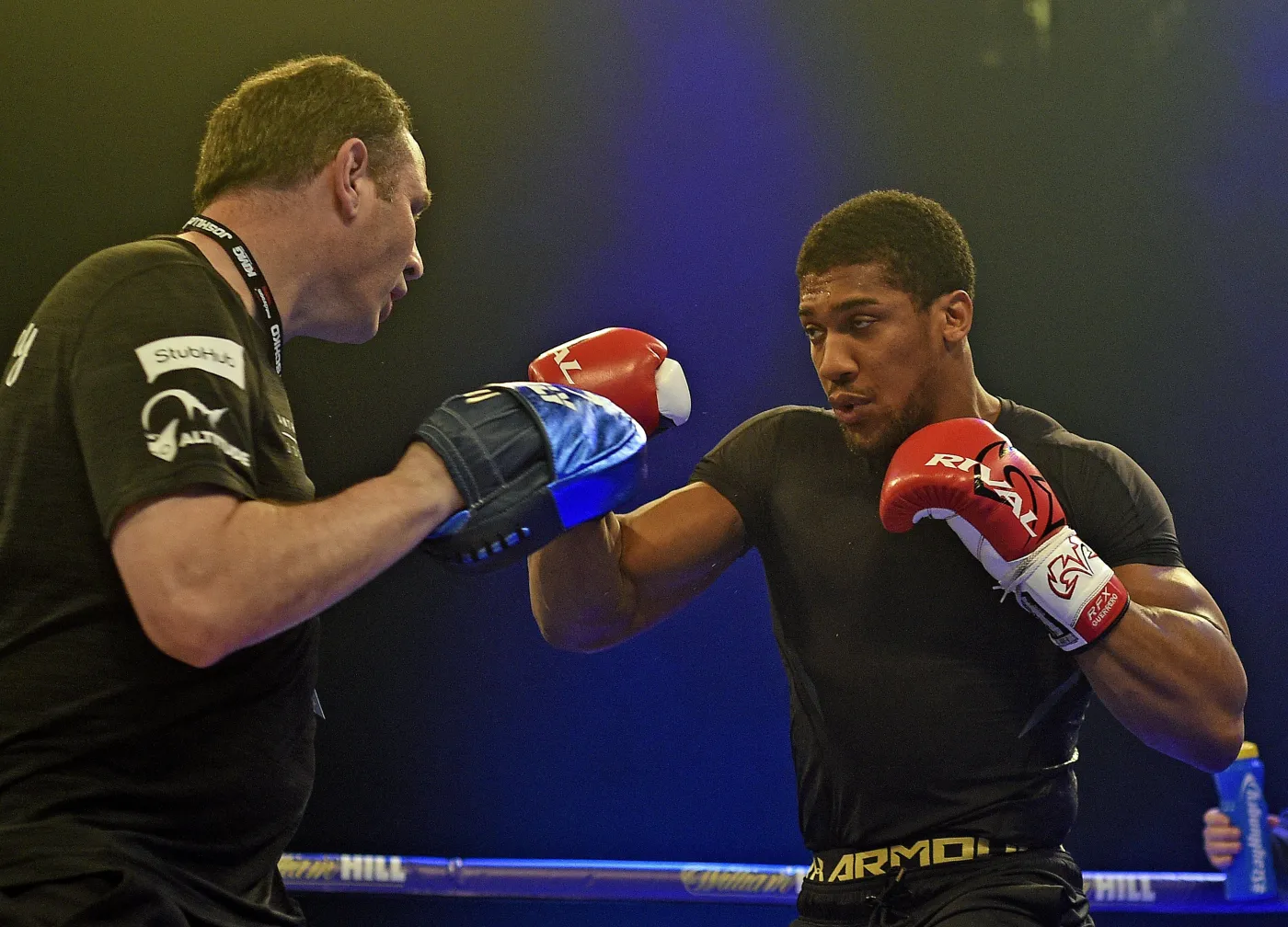 10099735-wladimir-kliczko-i-anthony-joshua.jpg
