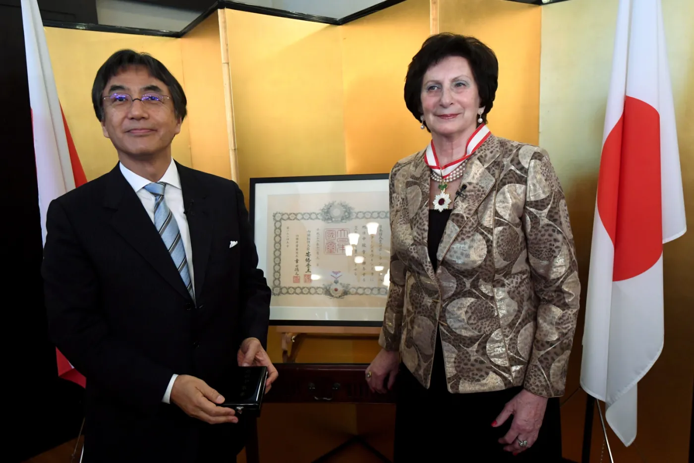 Irena Szewińska i ambasador Japonii Shigeo Matsutomi