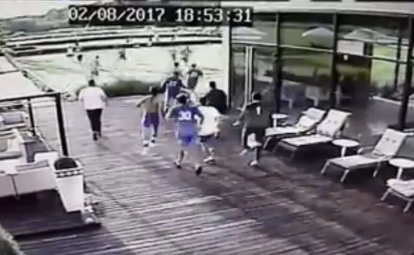 Polscy kibole napadli na piłkarzy z Izraela. Dwie osoby ranne [WIDEO]