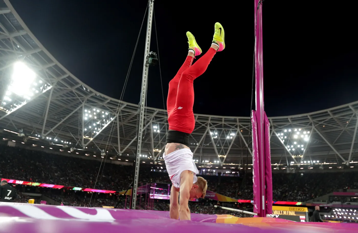 Piotr Lisek w finałowym konkursie skoku o tyczce